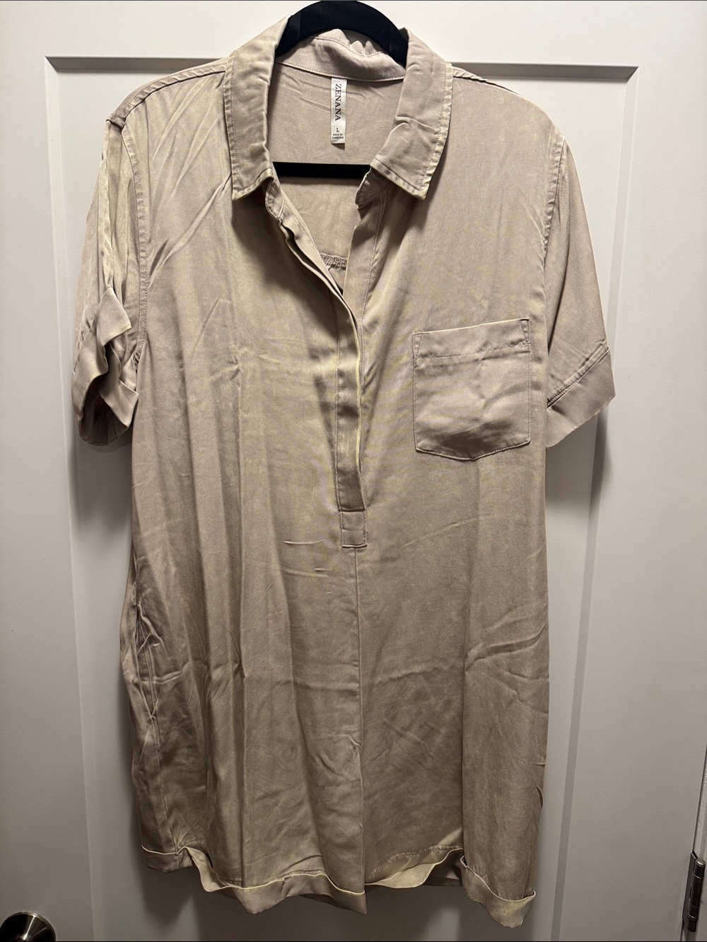 🆕 Zenana Outfitters Taupe Short-Sleeve Button-Down Romper w Pockets. L. NWOT!🔥